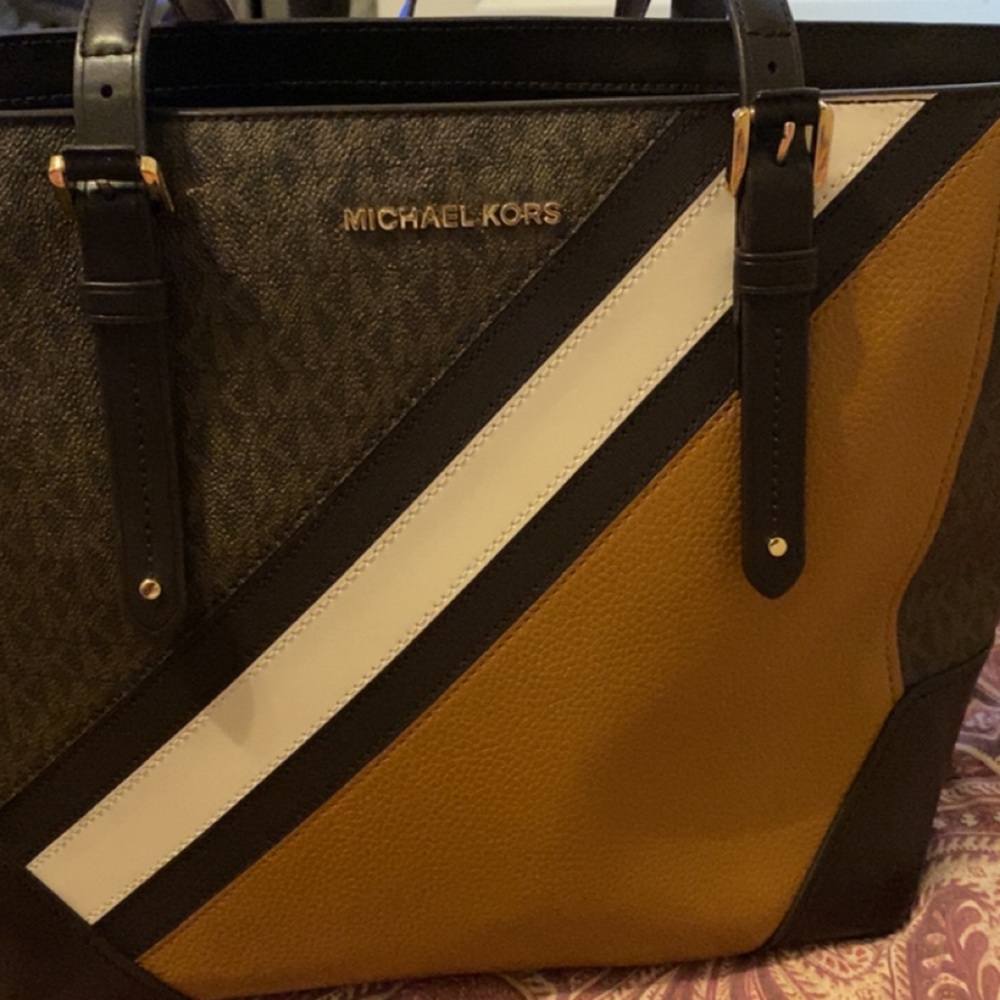 Michael KORS purse - Picture 3 of 8
